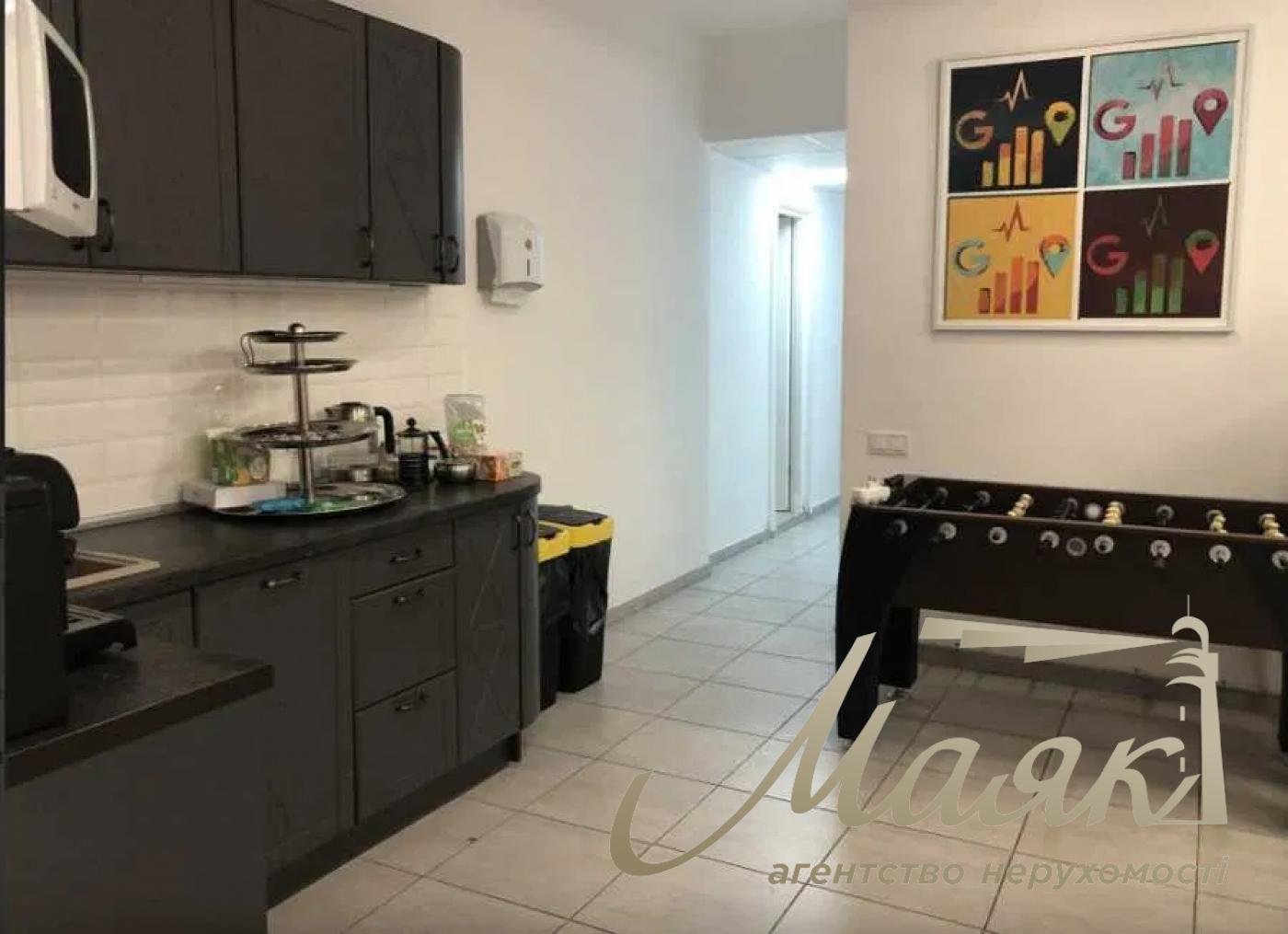 Office for rent 160 sq.m.sq., Zvirinetskaya