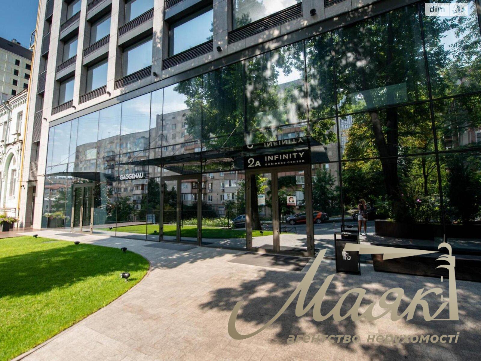 Office for rent 2109m2 on Saksaganskogo street 53/80, Center