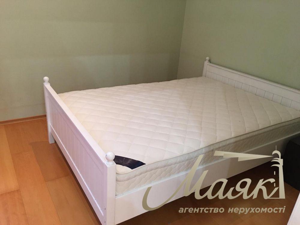 Продаж будинку з басейном у КМ "Золоті Ворота" Козин