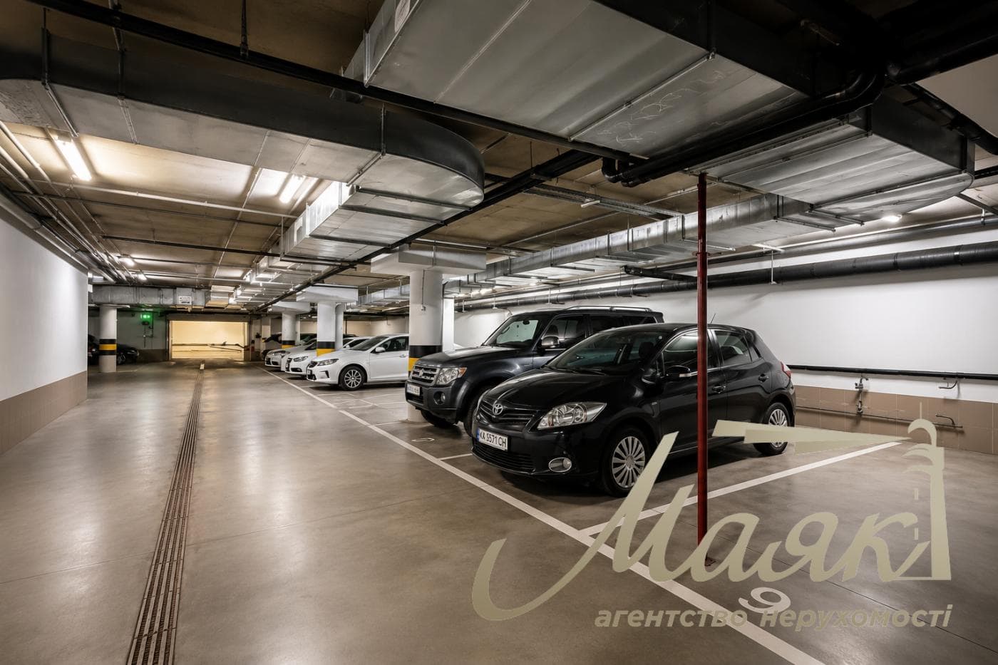 Parking Space for Rent in Downtown Kyiv, Pecherskyi District, “Novopecherski Lipki” Residential Complex, 3 Dragomirova/Verkhoglyada Street, Buildings 16 and 20
