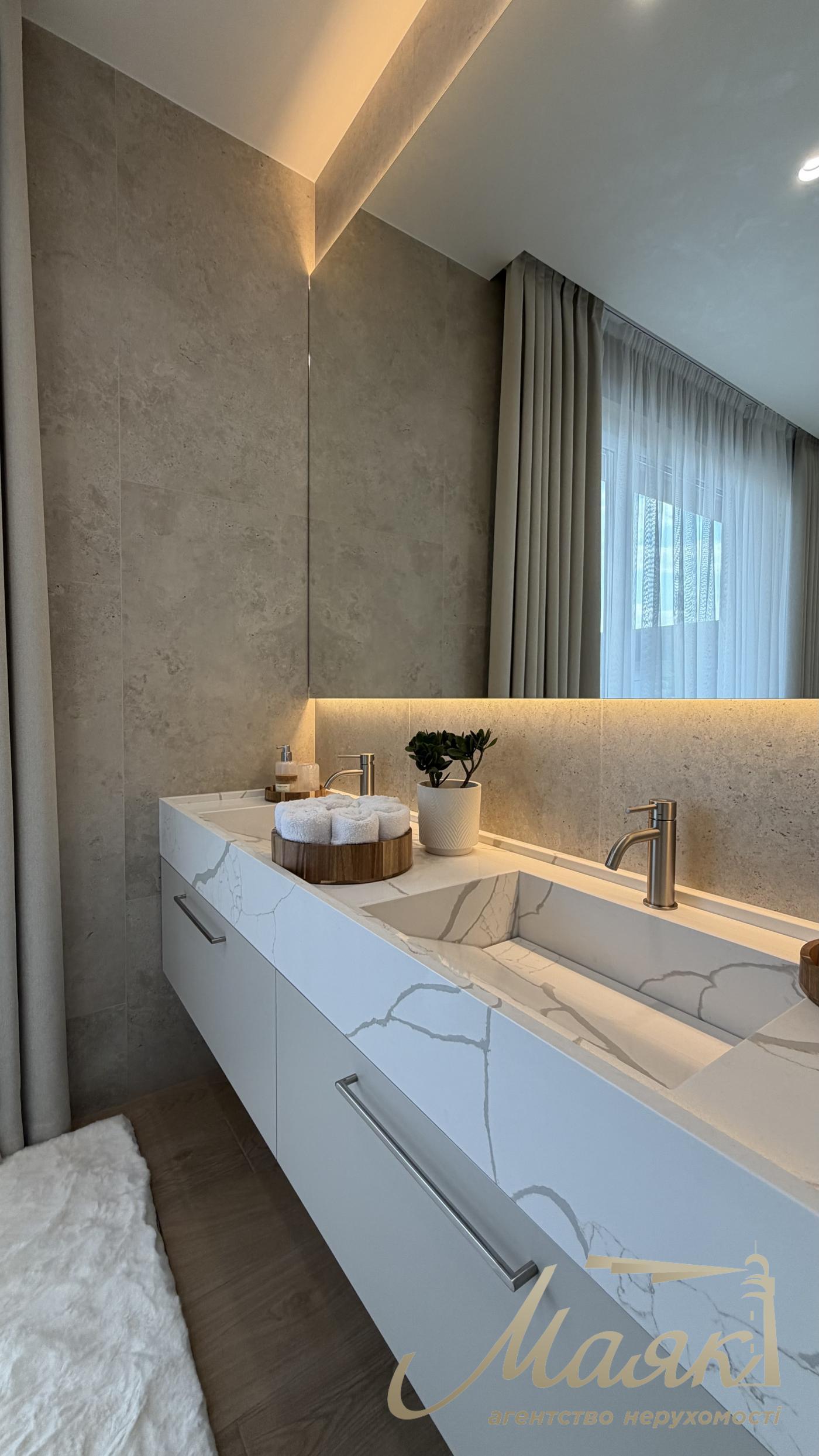 Продаж 2-х поверхового будинку 246м2, Ходосівка