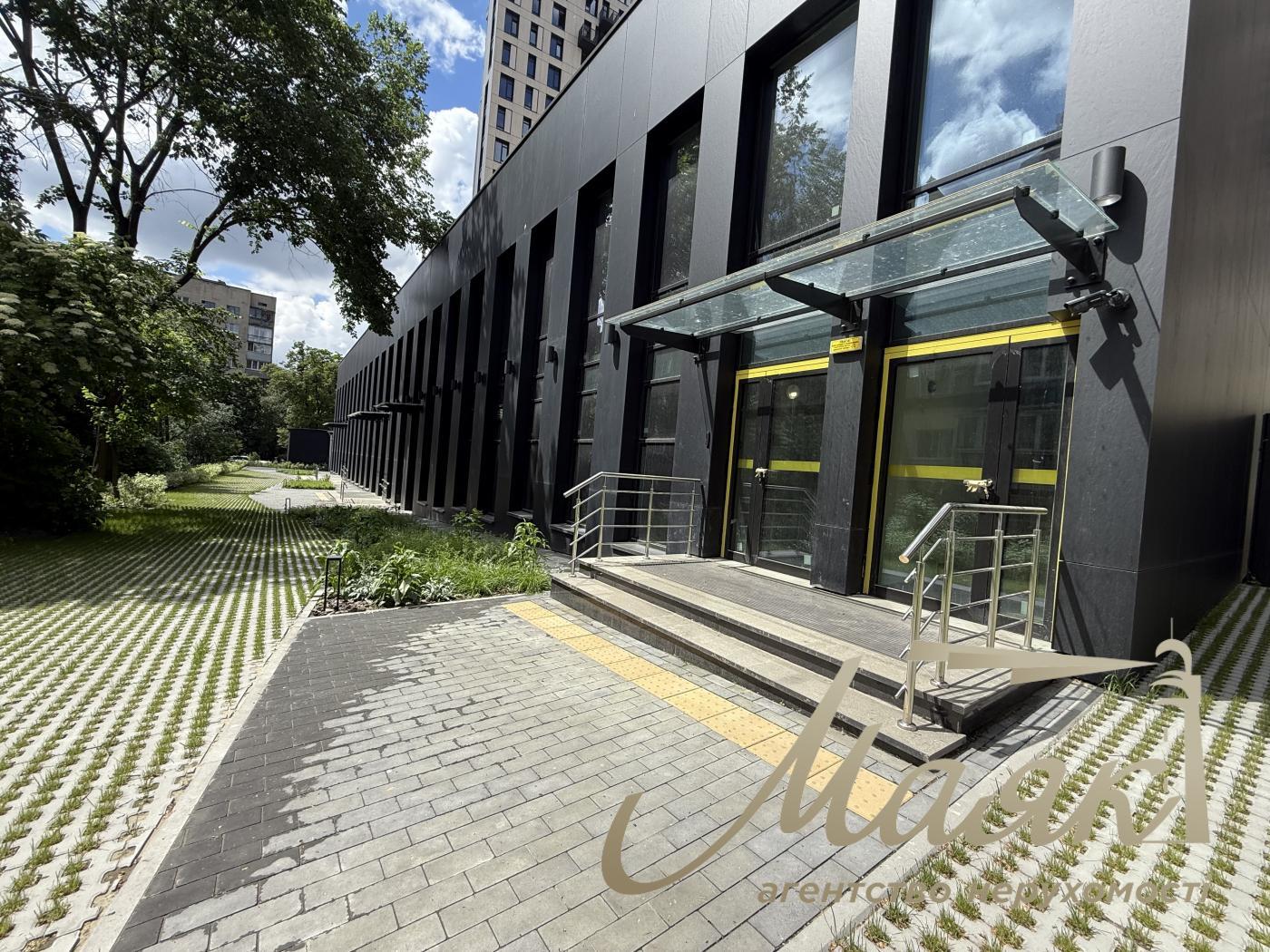 Оренда фасадного 110м2 приміщення ЖК Трініті вул. Тютюнника, 39/2