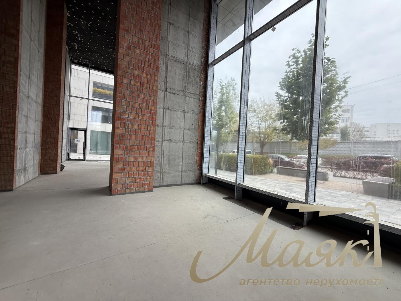Продажа фасадного коммерческого помещения 244 м² в UNIT.Home, ул. Гарета Джонса/Семьи Хохловых, Шевченковский район.