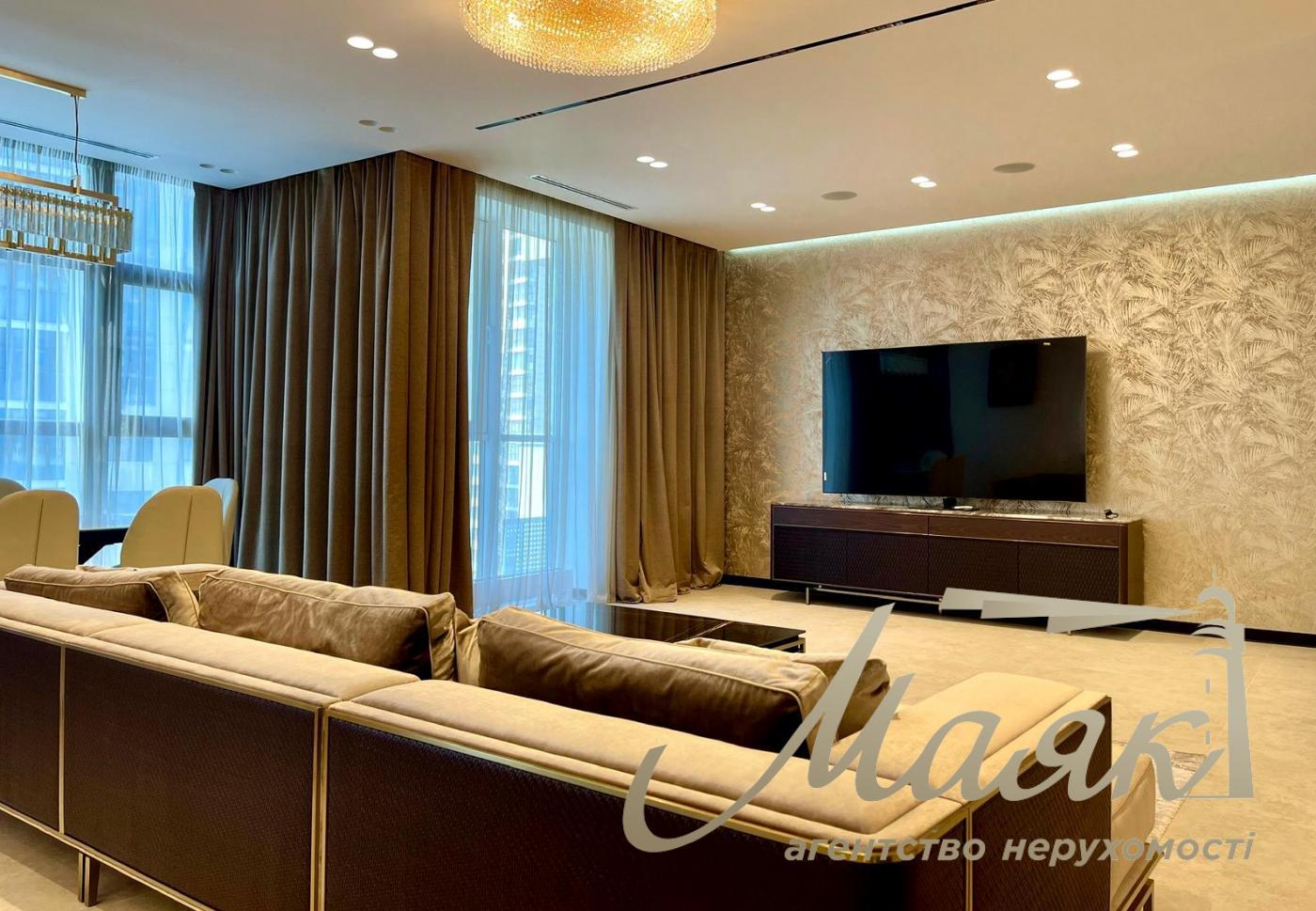 Продаж 4-кімнатної квартири 190м2 в ЖК "Новопечерські Липки" Адреса: вул. Верхогляда (Драгомирова) 15-А, Печерський район, Київ.