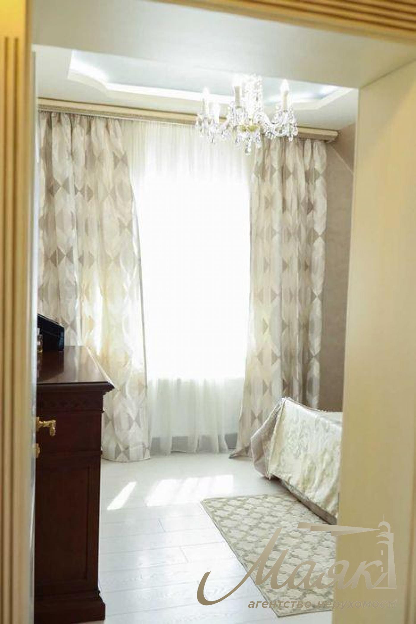 Продаж 3 пов. будинку 220 кв.м. Осокорки. Дарниця. Поруч із метро.