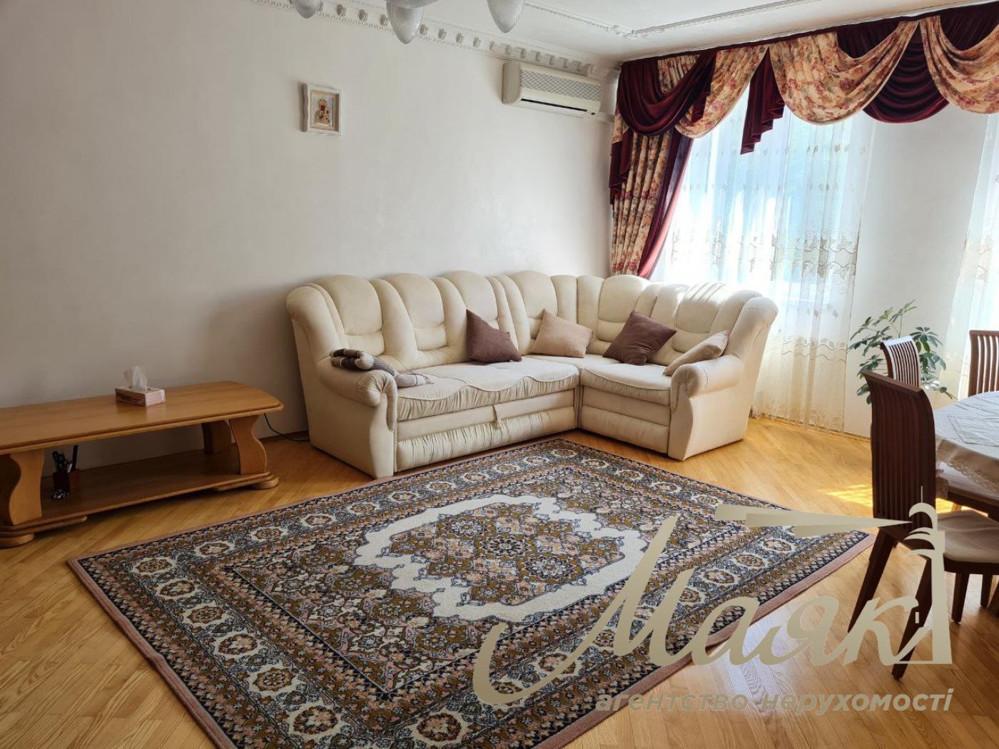Rent 3-room apartment (140 sq. m.) Demievka, Saperno-Slobodskaya st. 22