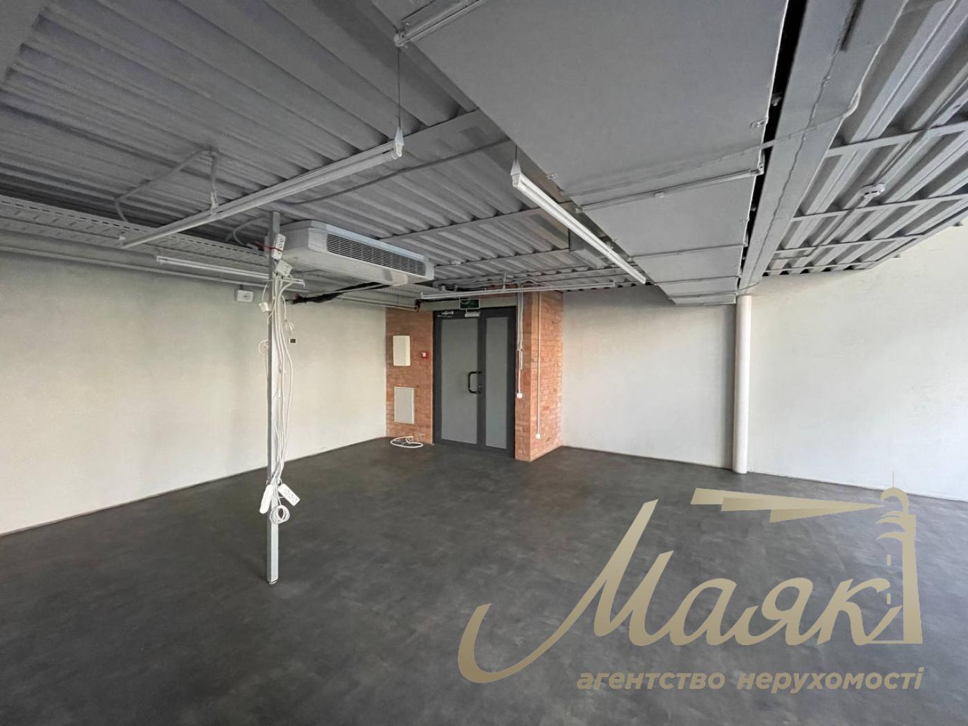 Аренда офисного помещения 1712м2 возле м. Политехнический институт