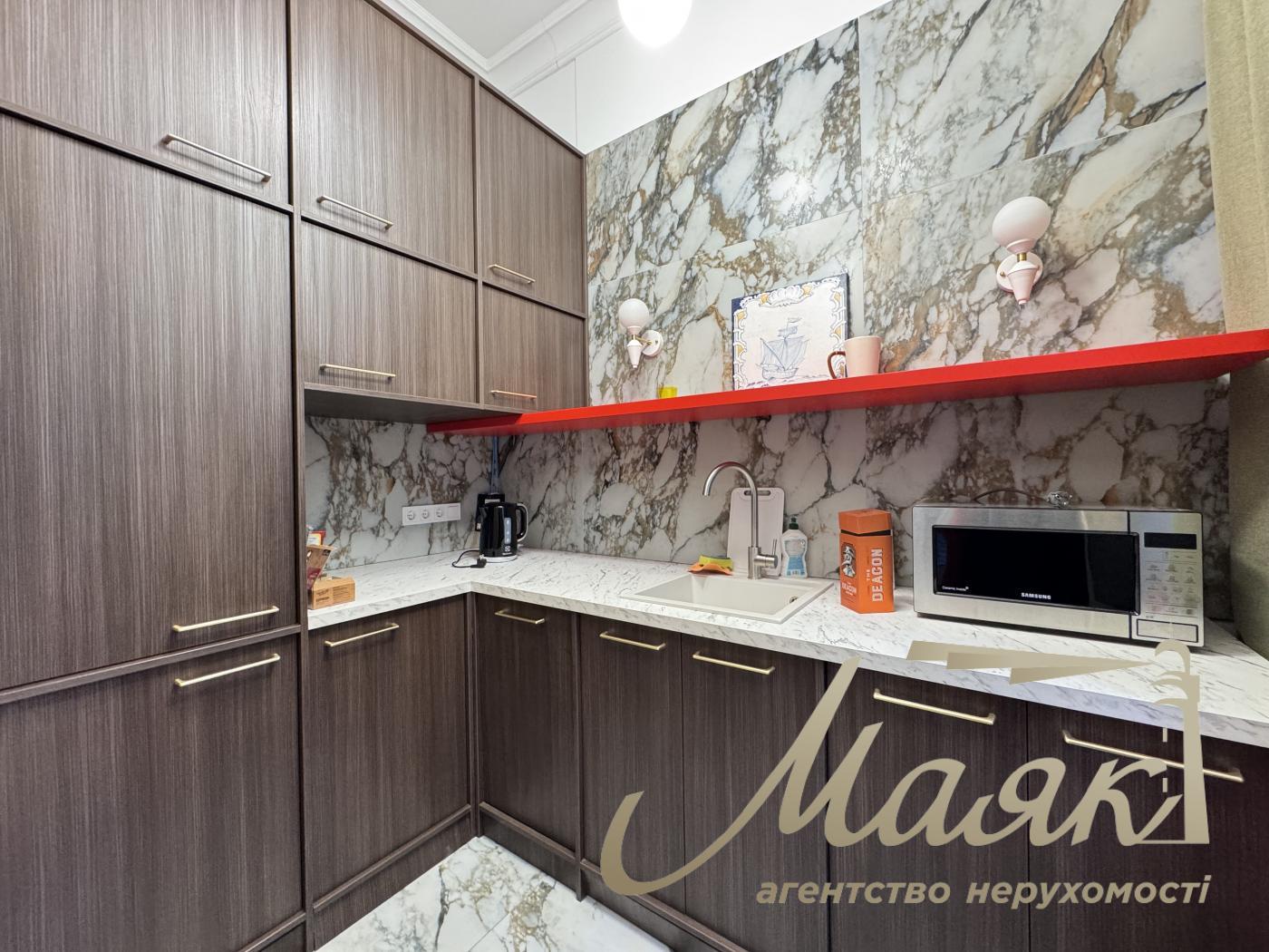 Аренда меблированного офиса 110 кв.м. на ул Владимирская 92