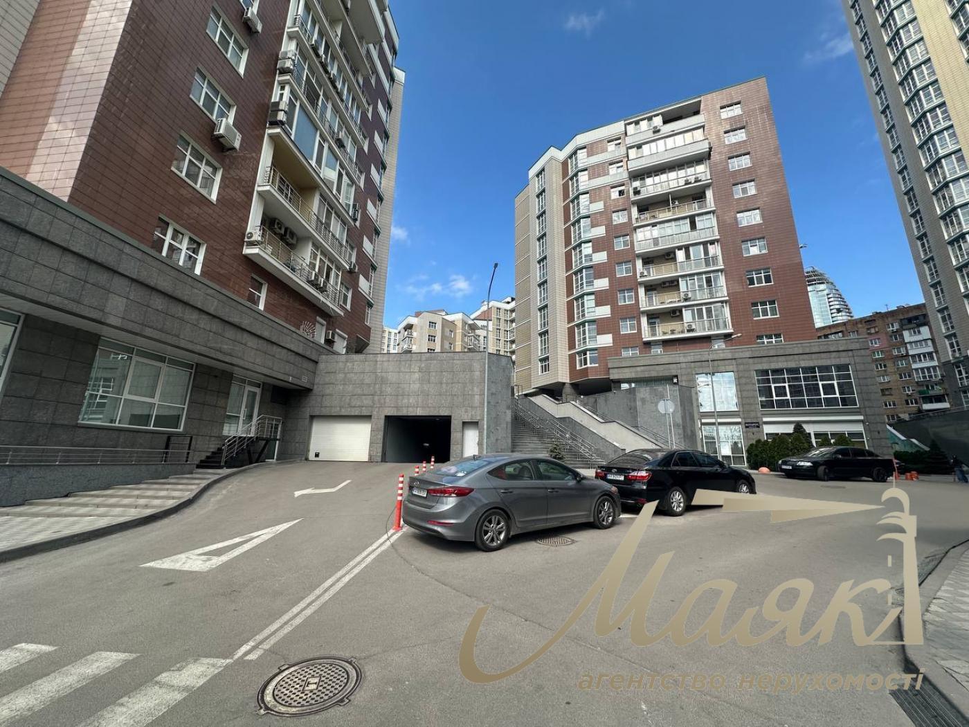 Аренда коммерческого помещения 410м2 в ЖК Французский квартал, Печерский район.