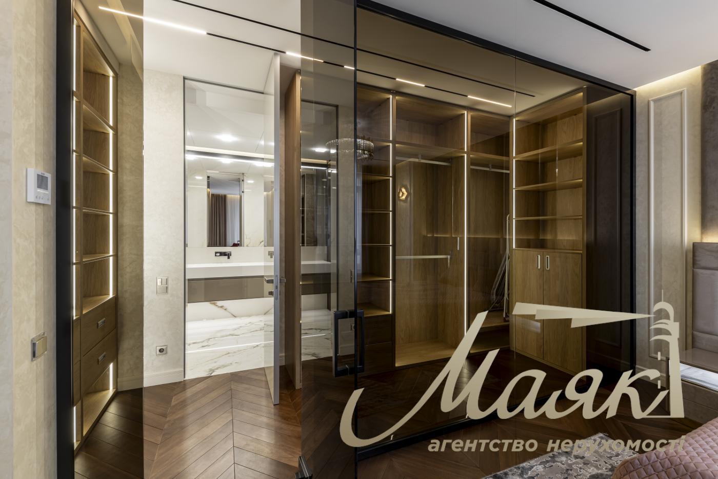 Продаж 3к квартири 122м2 в ЖК Бульвар Фонтанів, вул. Саперне Поле