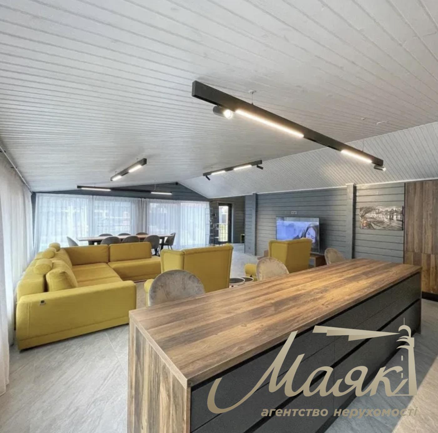 Sale of a house 280m2 with a swimming pool in the village of Romankov, Kiev region, Kiev-Svyatoshinsky district.