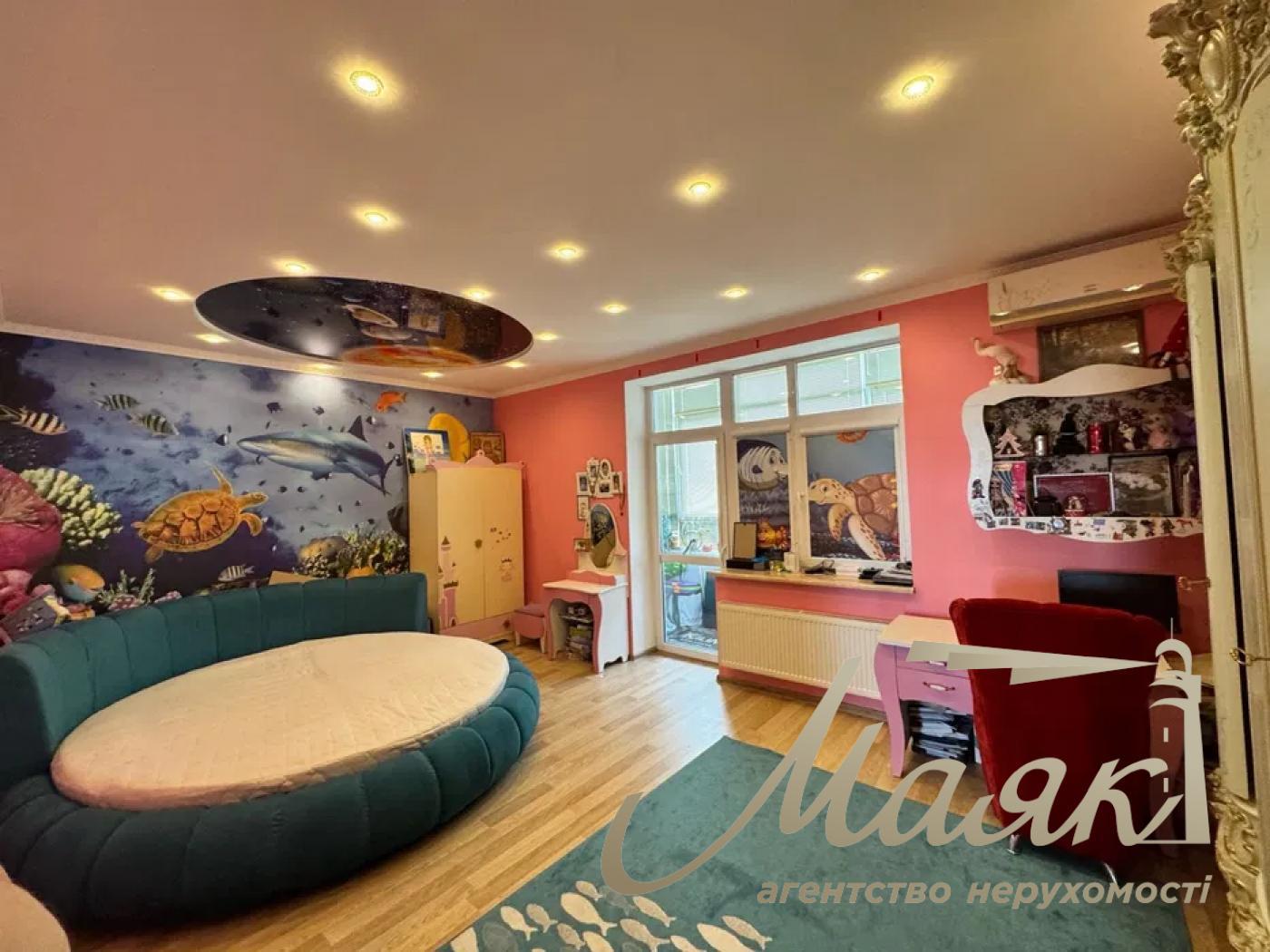 Rent of 4-room apartment in residential complex Panorama on Pechersk, Shchorsa st. 44A