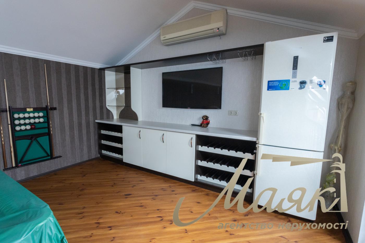 Продажа видового трехуровнего пентхауса 555м2, Ковпака 17, Нижний Печерск, метро Лыбедская