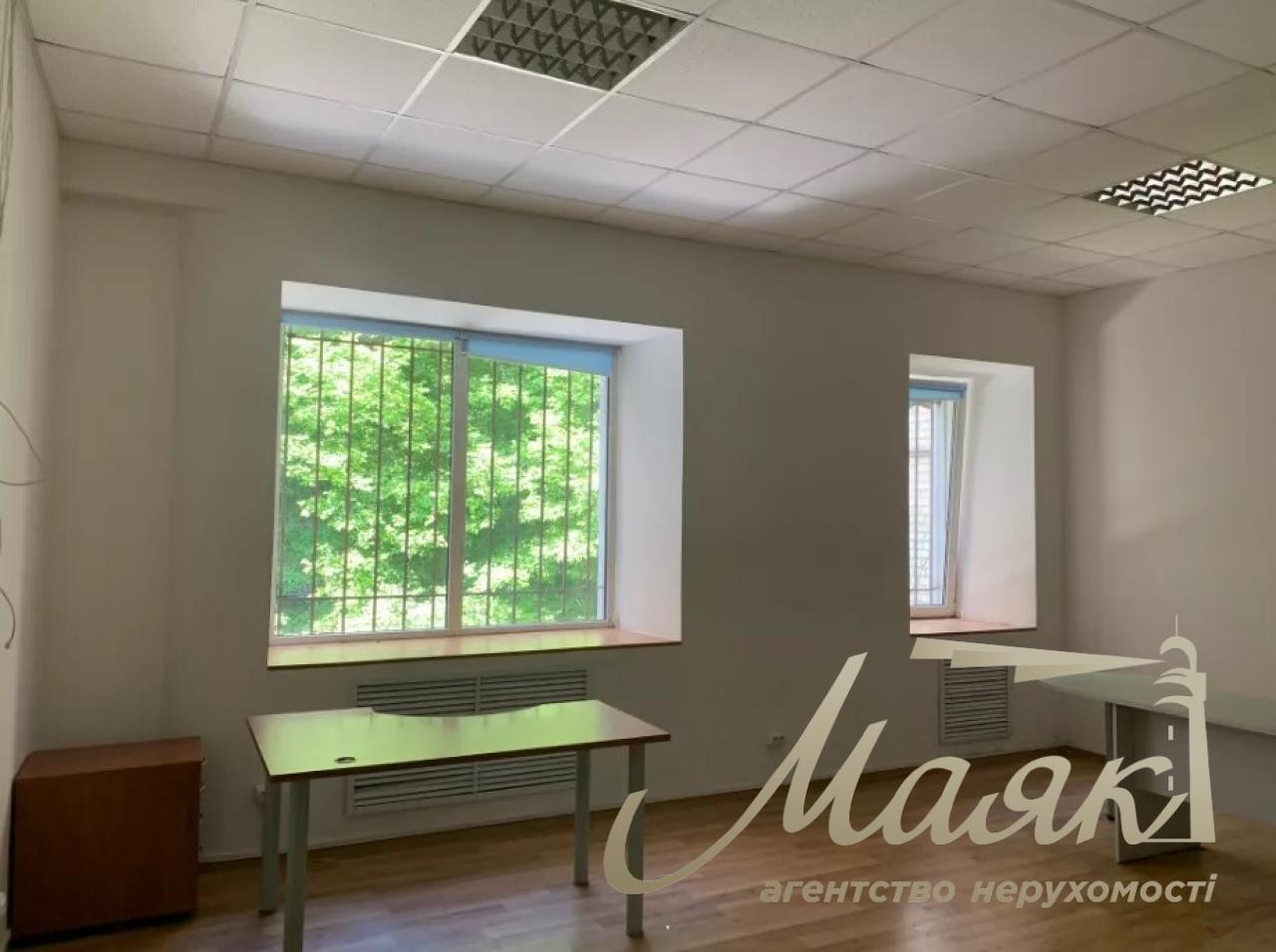 Office building with renovation for sale on Bolshaya Zhitomirskaya street! Business center of the city. Kyiv