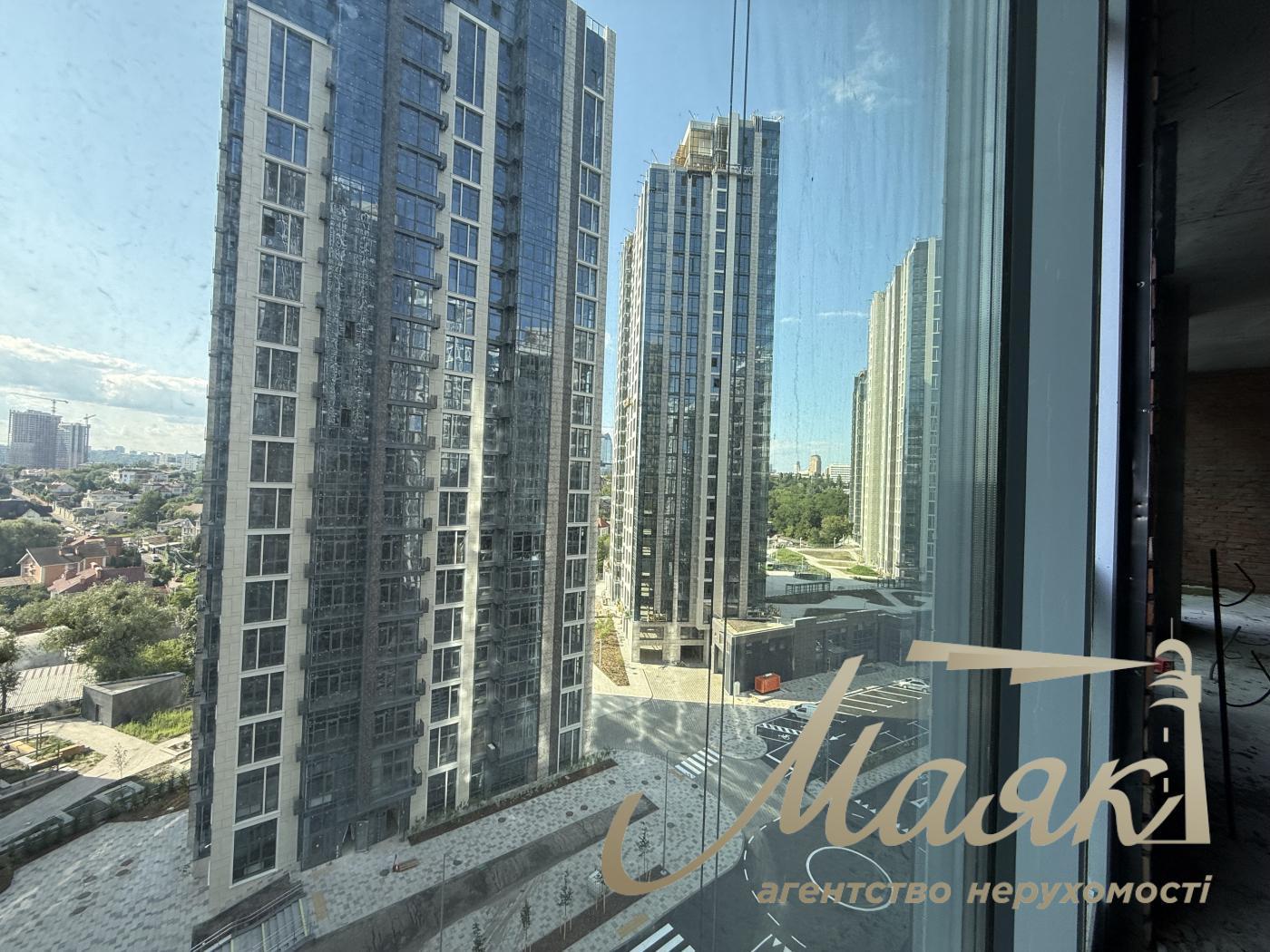 For sale 4-bedroom apartment Residential Complex Novopecherskie Lipki