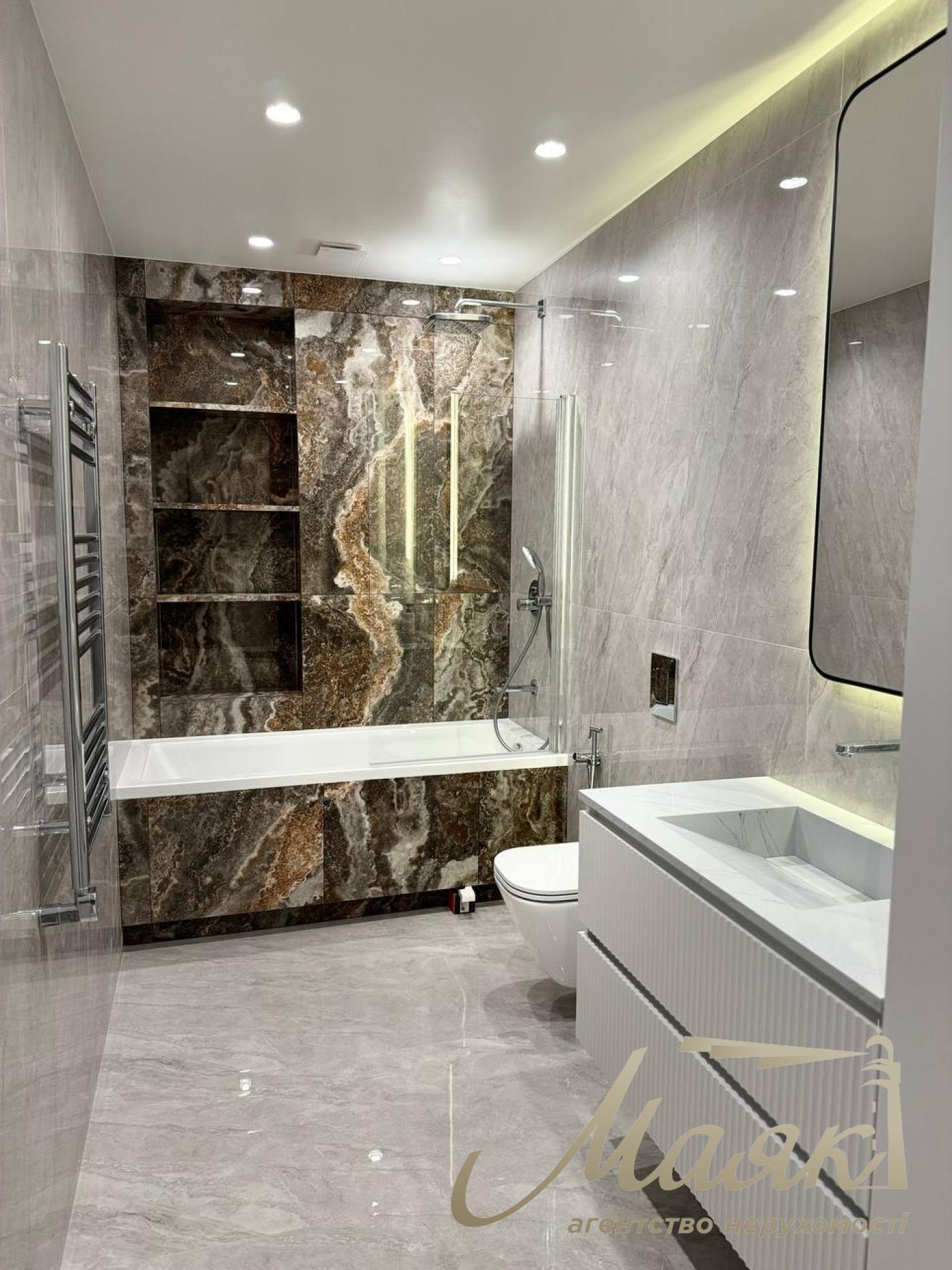 Продажа 3к квартиры  ЖК Французский Квартал-2 125м2