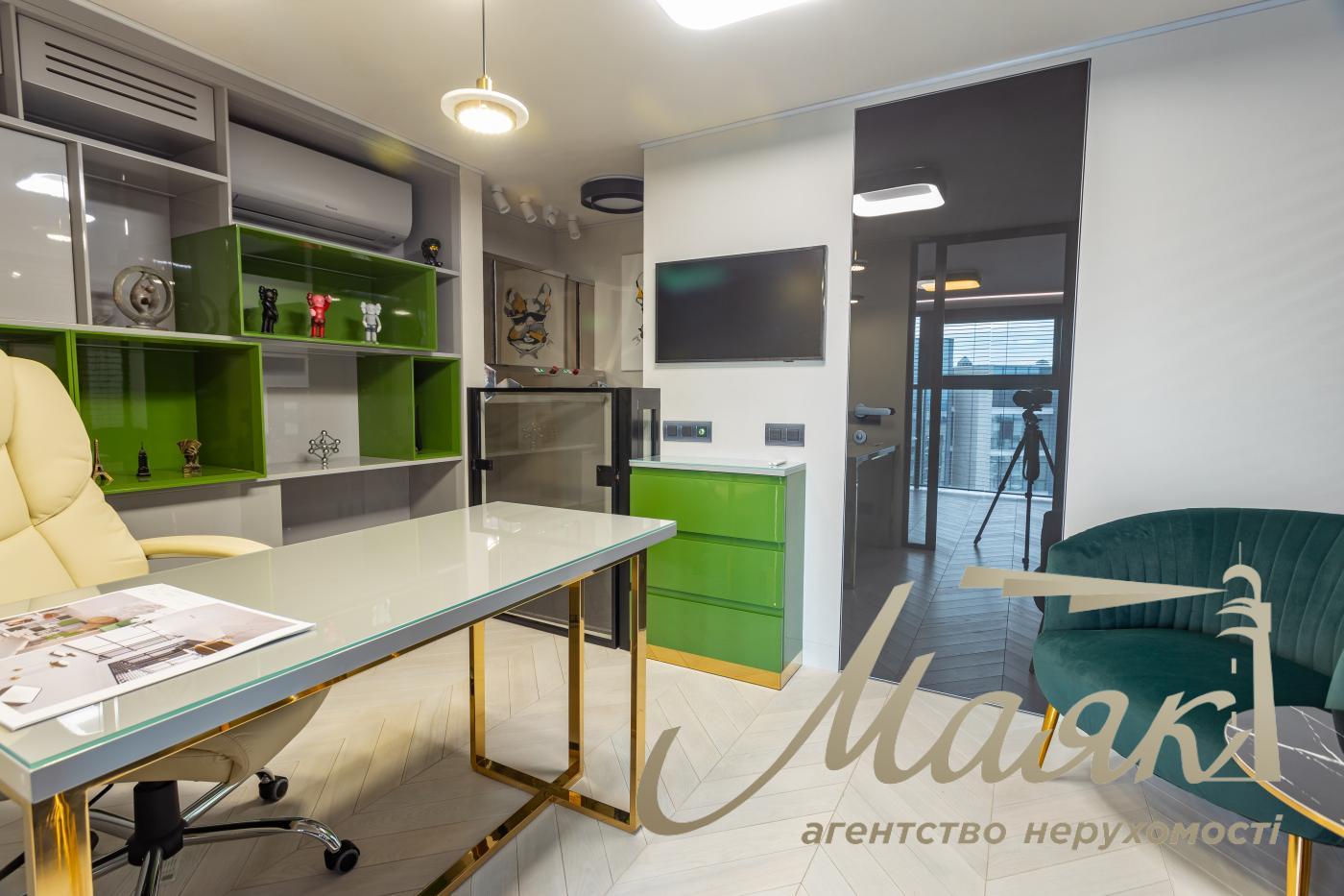 Продаж пентхауса 195 м² з терасою та дизайнерським ремонтом у ЖК Park Avenue VIP, Київ