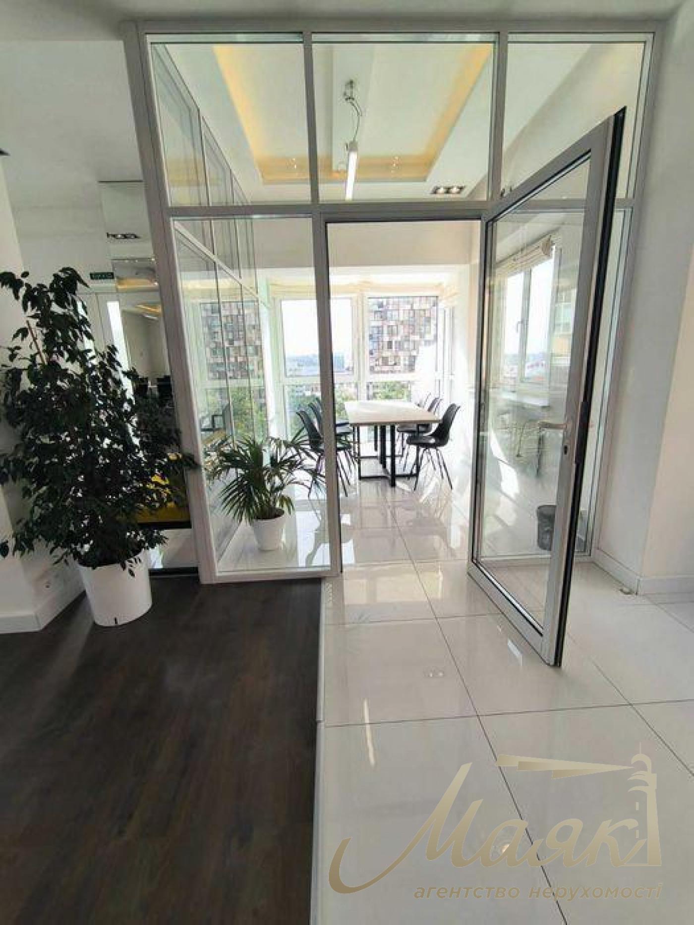 Office for rent 96m2 on Barbusa street 5-A, Olimpiyskaya Street