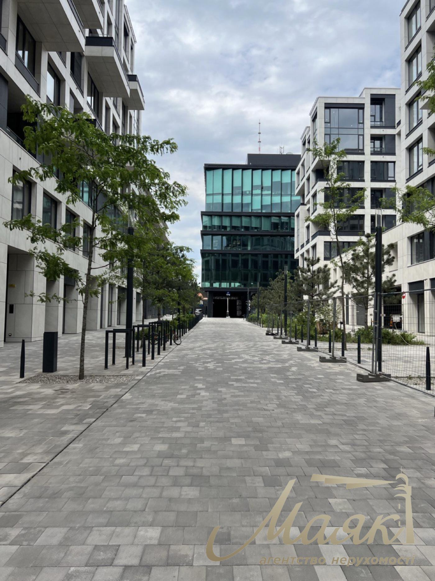 Аренда фасадного помещения 113,3м2 , ЖК UNIT HOME.