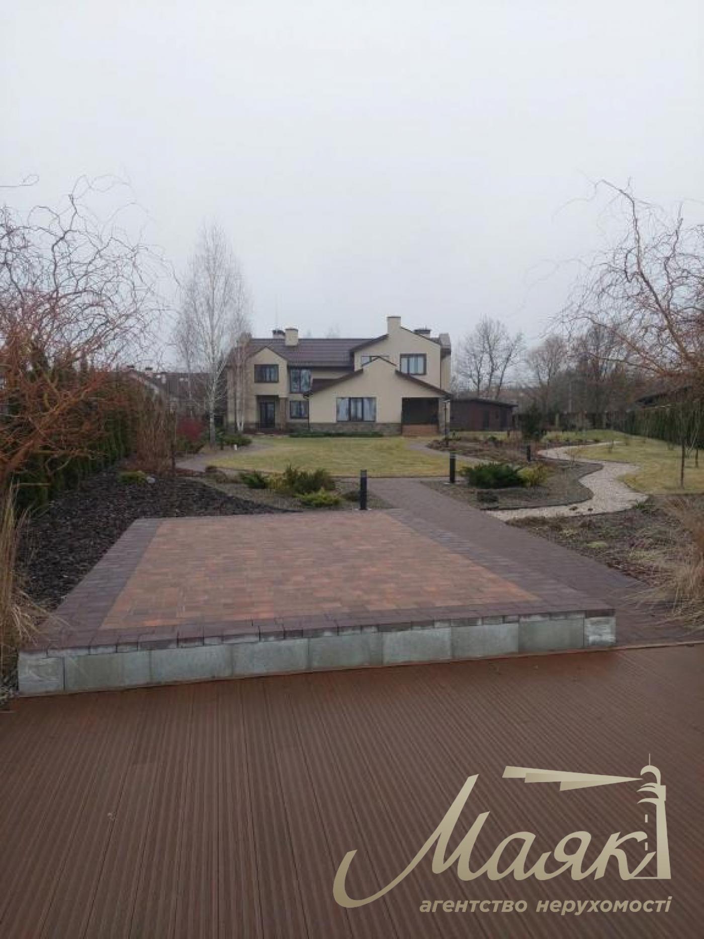 Аренда 450м2 в СМТ Козин/Плюты КГ "Свитанок"