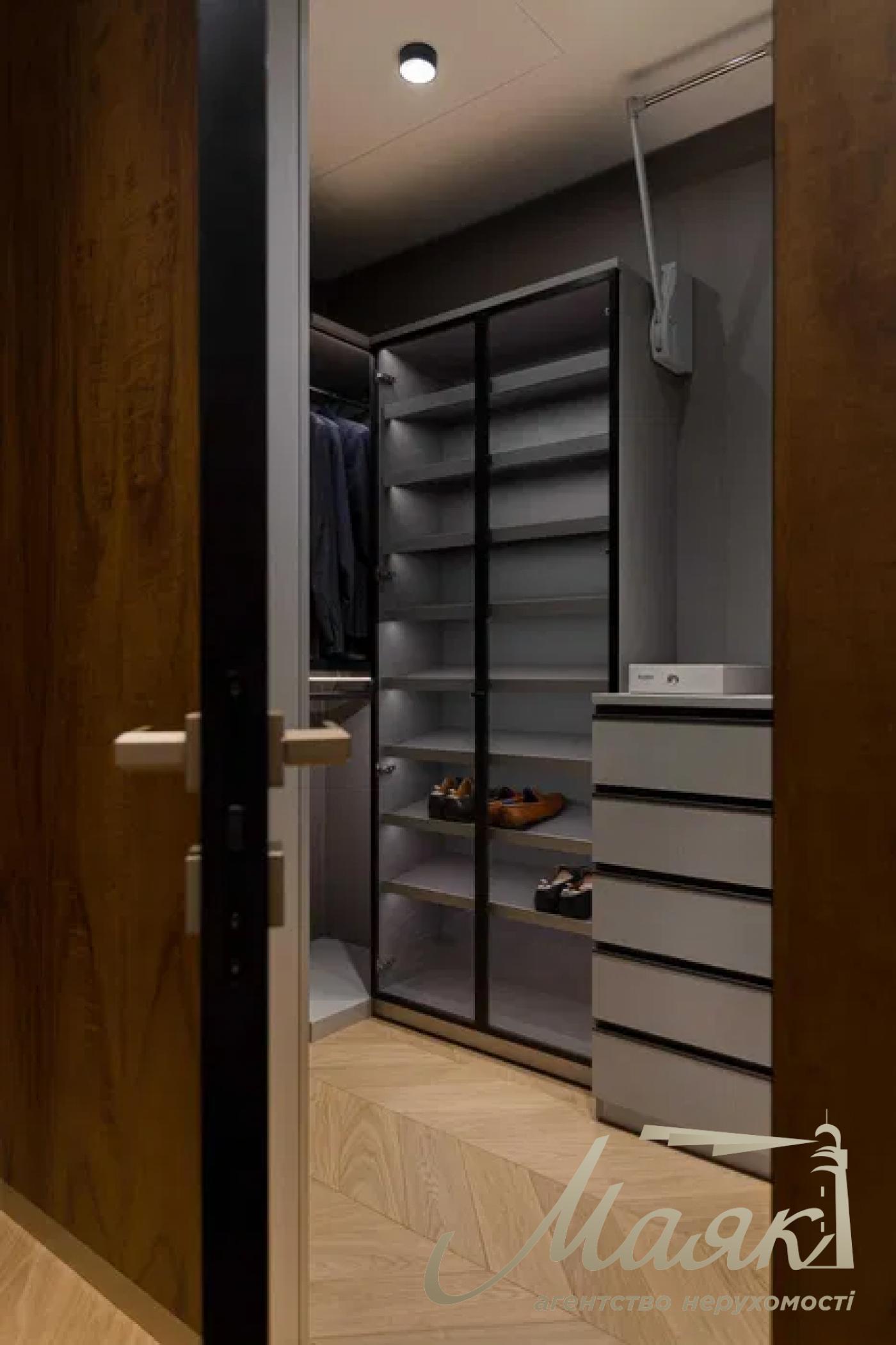 Продаж видової 3-х кімнатної квартири, 147 м2 у ЖК Новопечерські Липки