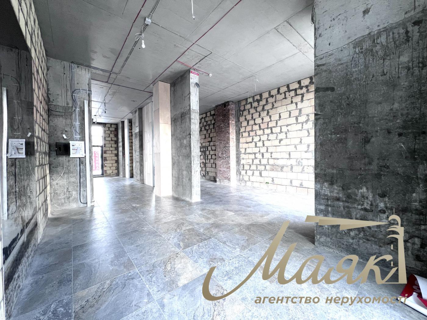 Rent a facade premises of 125 sq.m. on Narodnoe Opolchenie Street in Sky Avenue Residential Complex