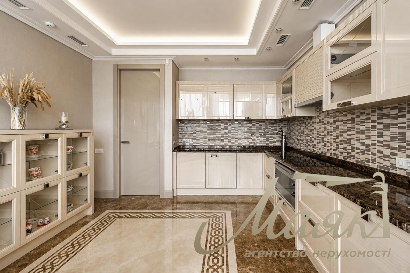 Аренда видовой квартир в ЖК Новопечерские Липки