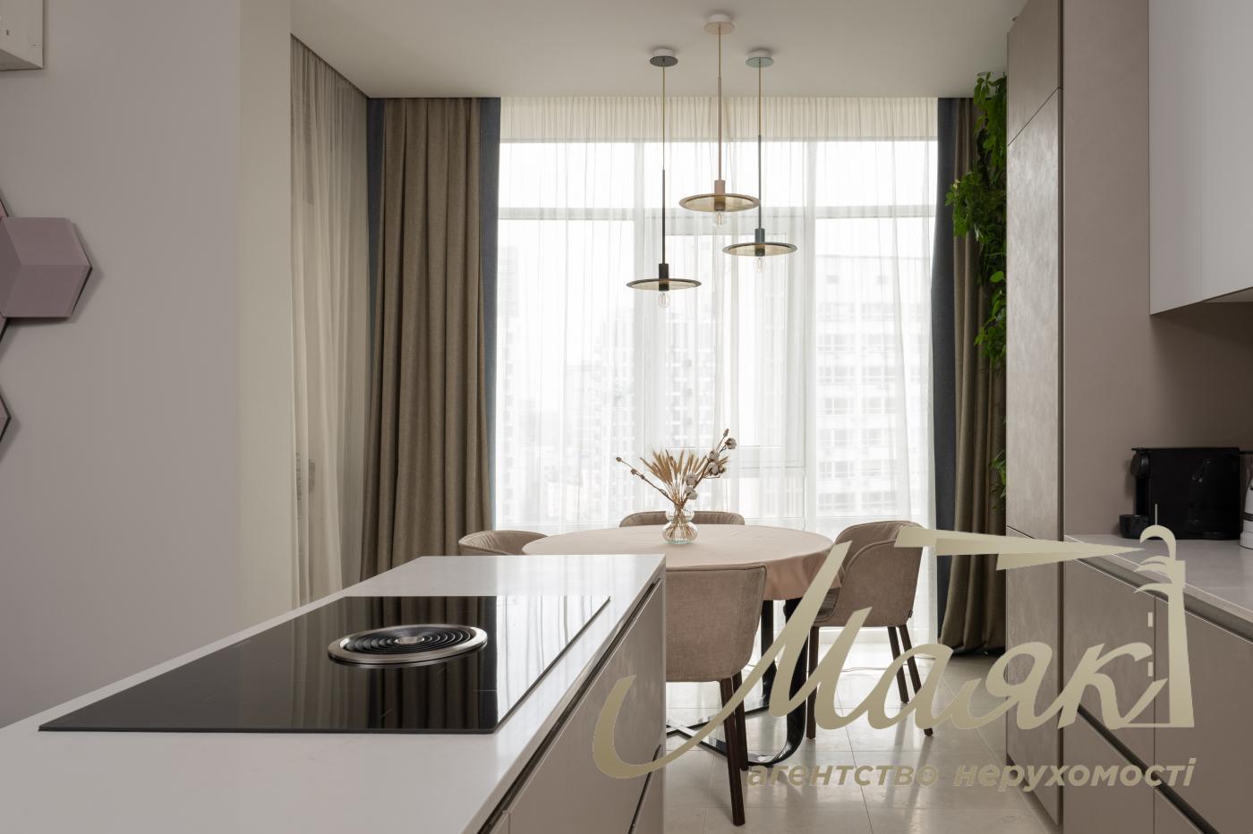 Продажа видовой однокомнатной квартиры,92 м2 в ЖК Бульвар Фонтанов Саперное Поле Печерск