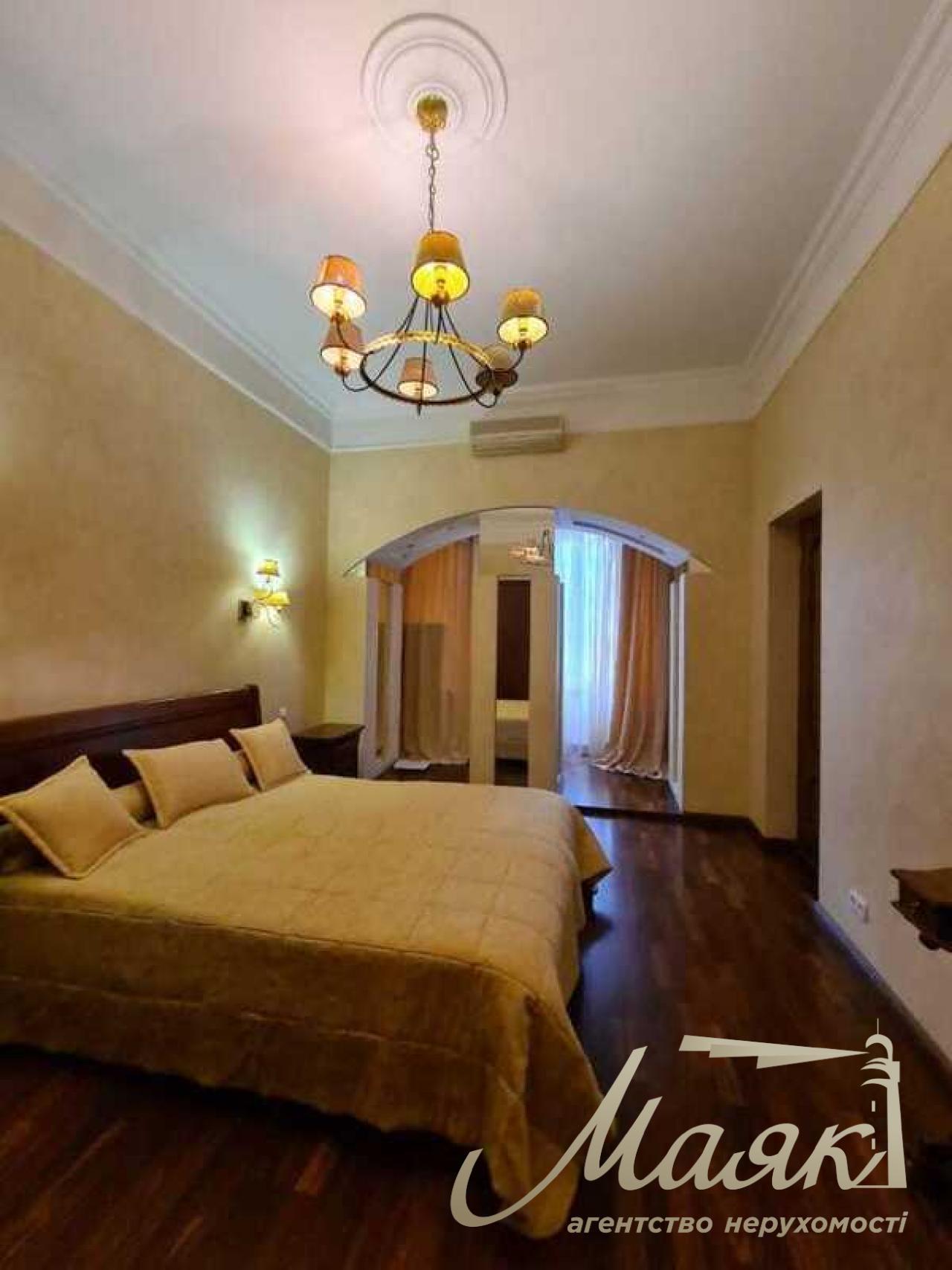 Sale of 2-level apartment 326 m2 st.Institutskaya 13/4 Khreshchatyk