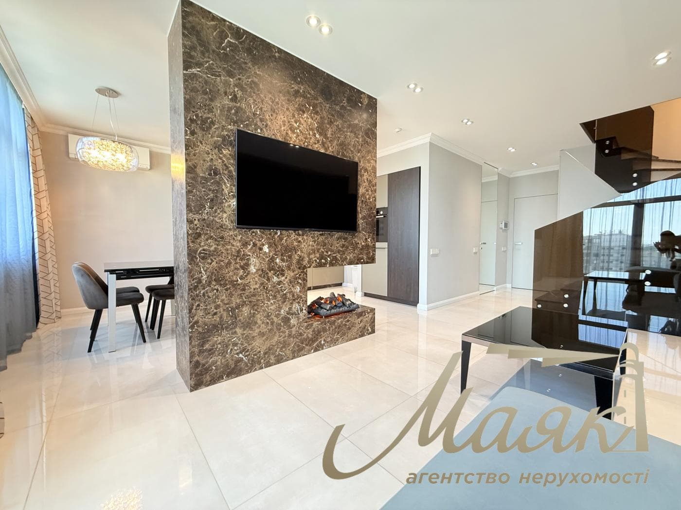 100-square-meter penthouse for rent in the Podvysotsky residential complex, Podvysotsky Street