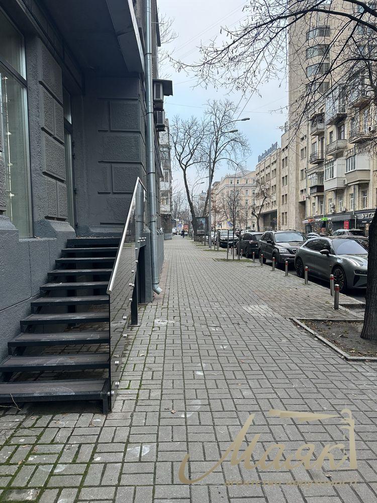 Sale facade 147m2, Institutskaya, Center