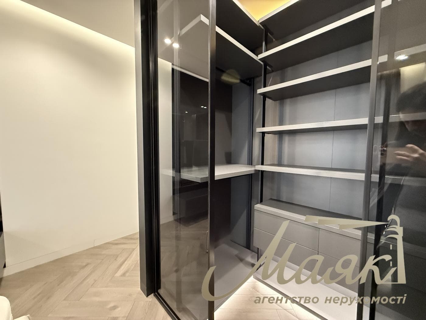 Продаж / Квартира / вул. Саперне Поле, Печерськ, Київ
