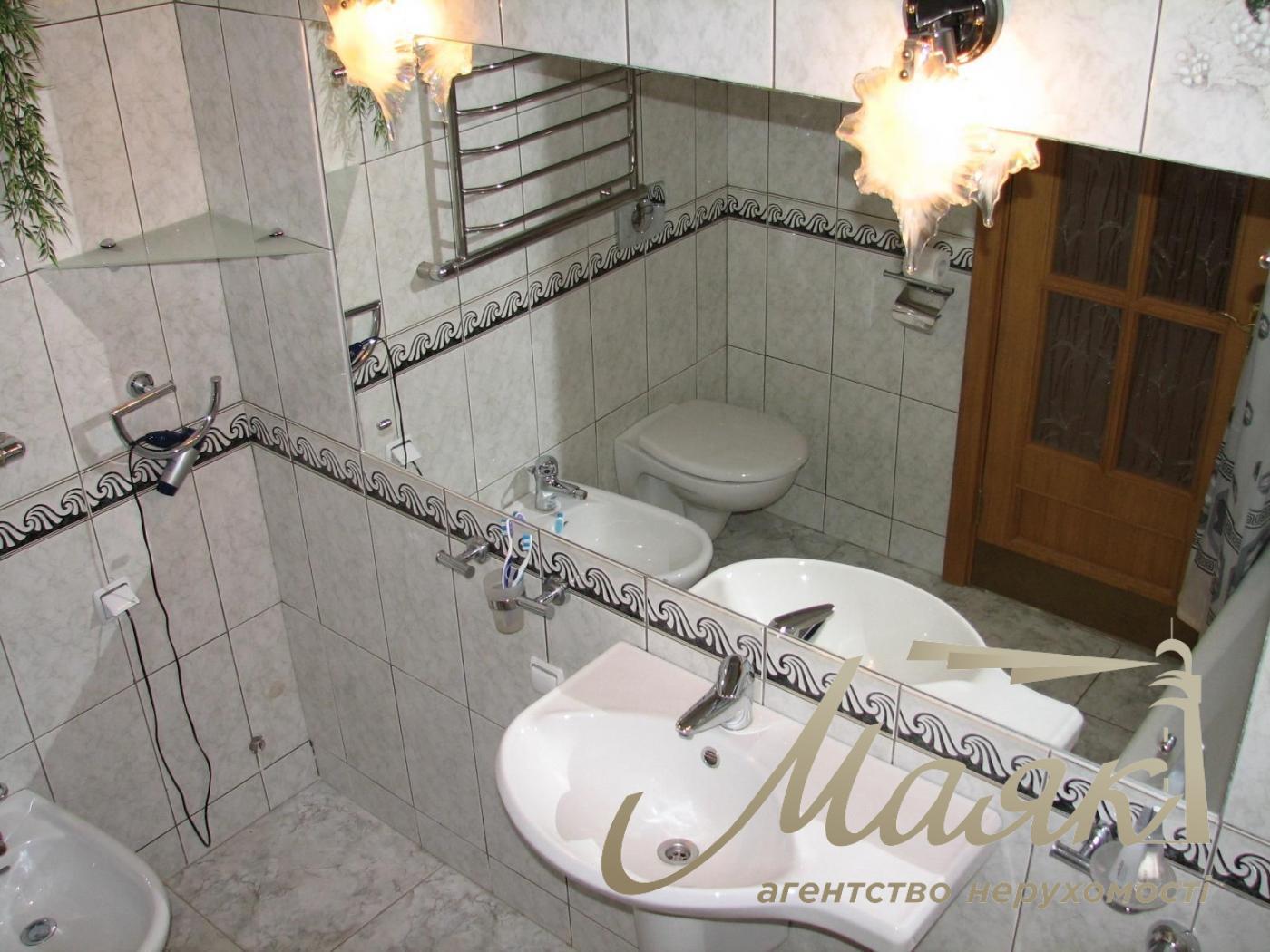 Rent 2-room apartment Bankovaya st., Center, Lipki