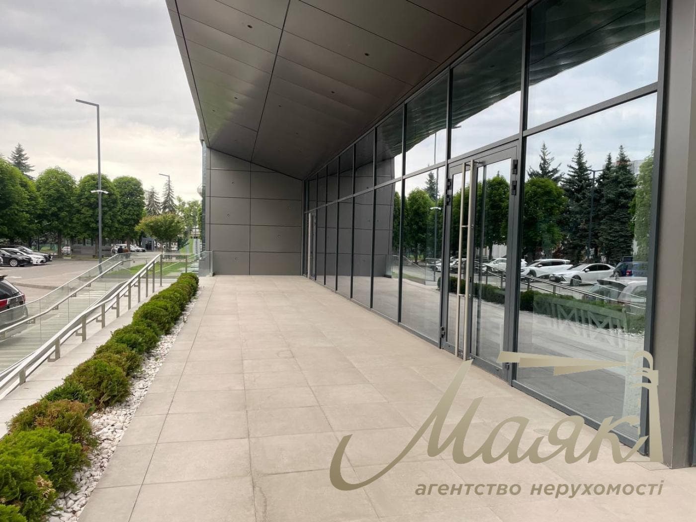 Оренда окремо розташованої будівлі (436м2) за адресою просп. Берестейський 67, Святошинський район