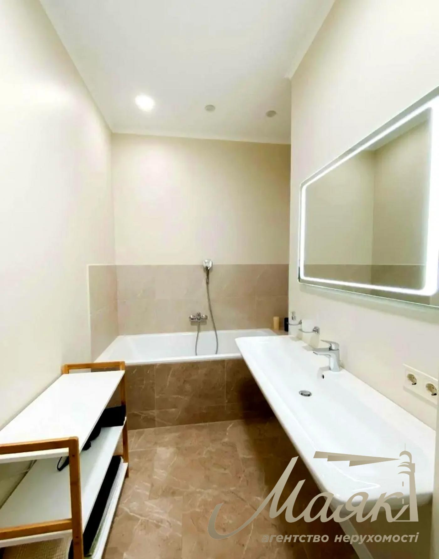 Оренда 3-кімнатної квартири в ЖК "Новопечерські Липки", вул. Андрія Верхогляда, Центр