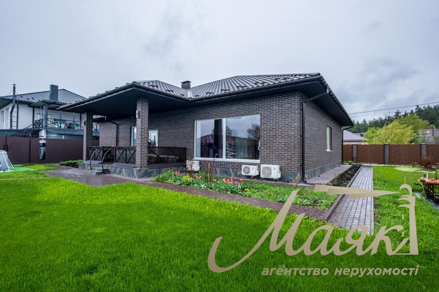 Продажа одноэтажного дома 182.6 м2 в с. Погребы, ул. Пасиченка, Киевская обл, Броварский р-н.