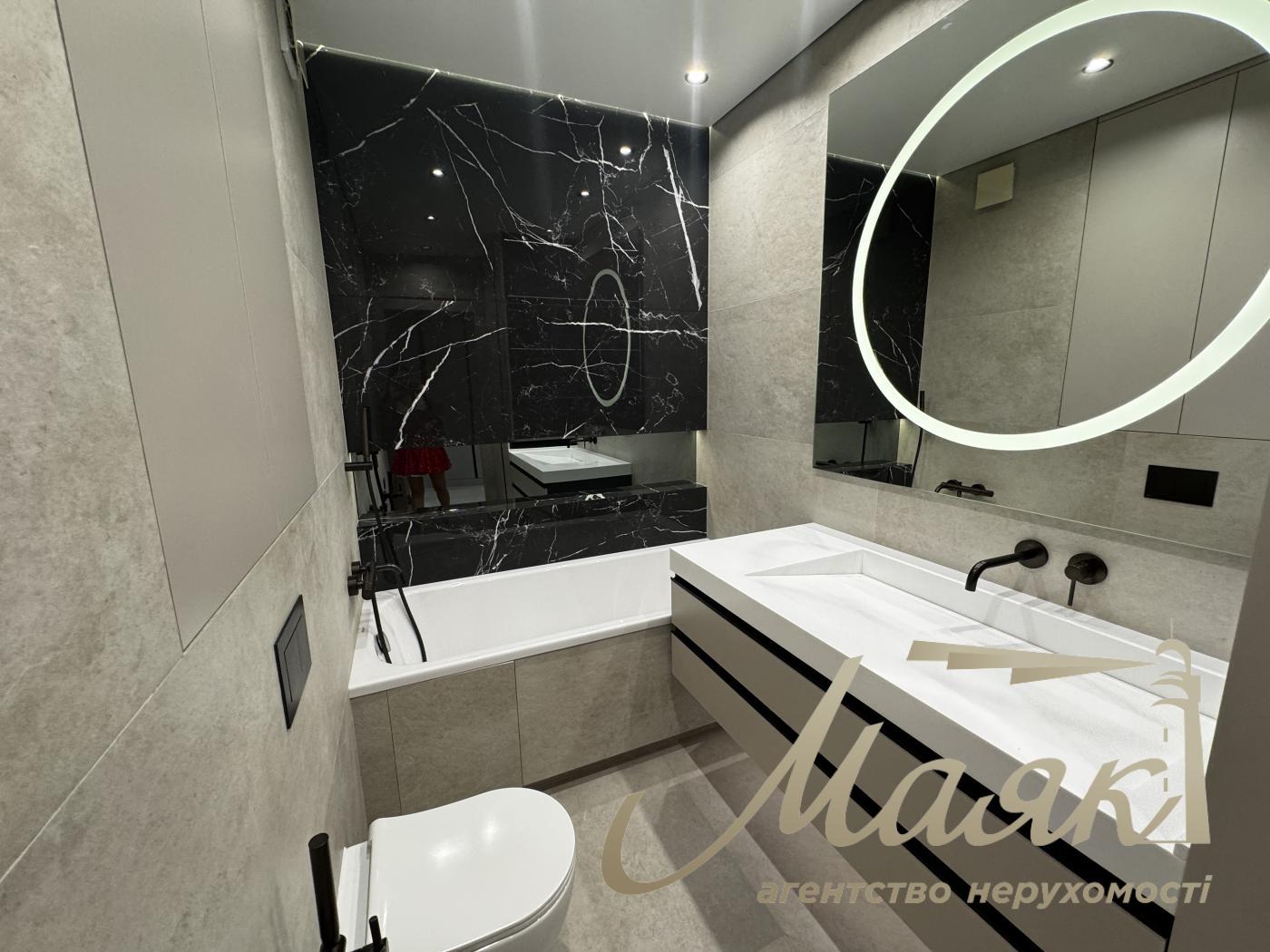 For sale 3-bedroom apartment in LCD Great
