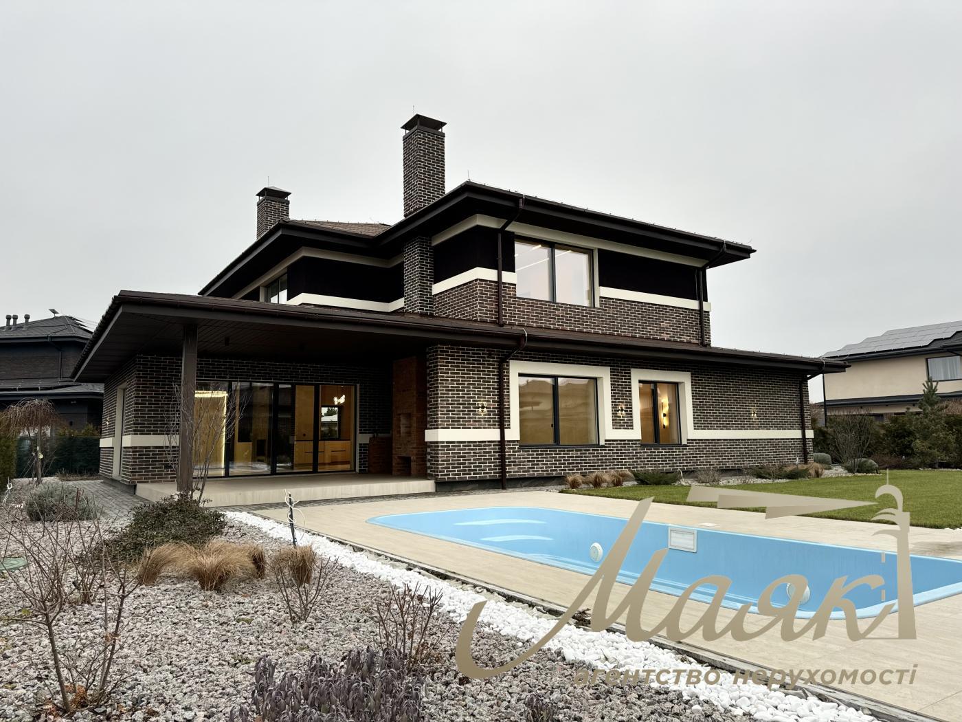 Продажа дома 286 м2  в с.Ходосовка КГ ВИТАГРАД