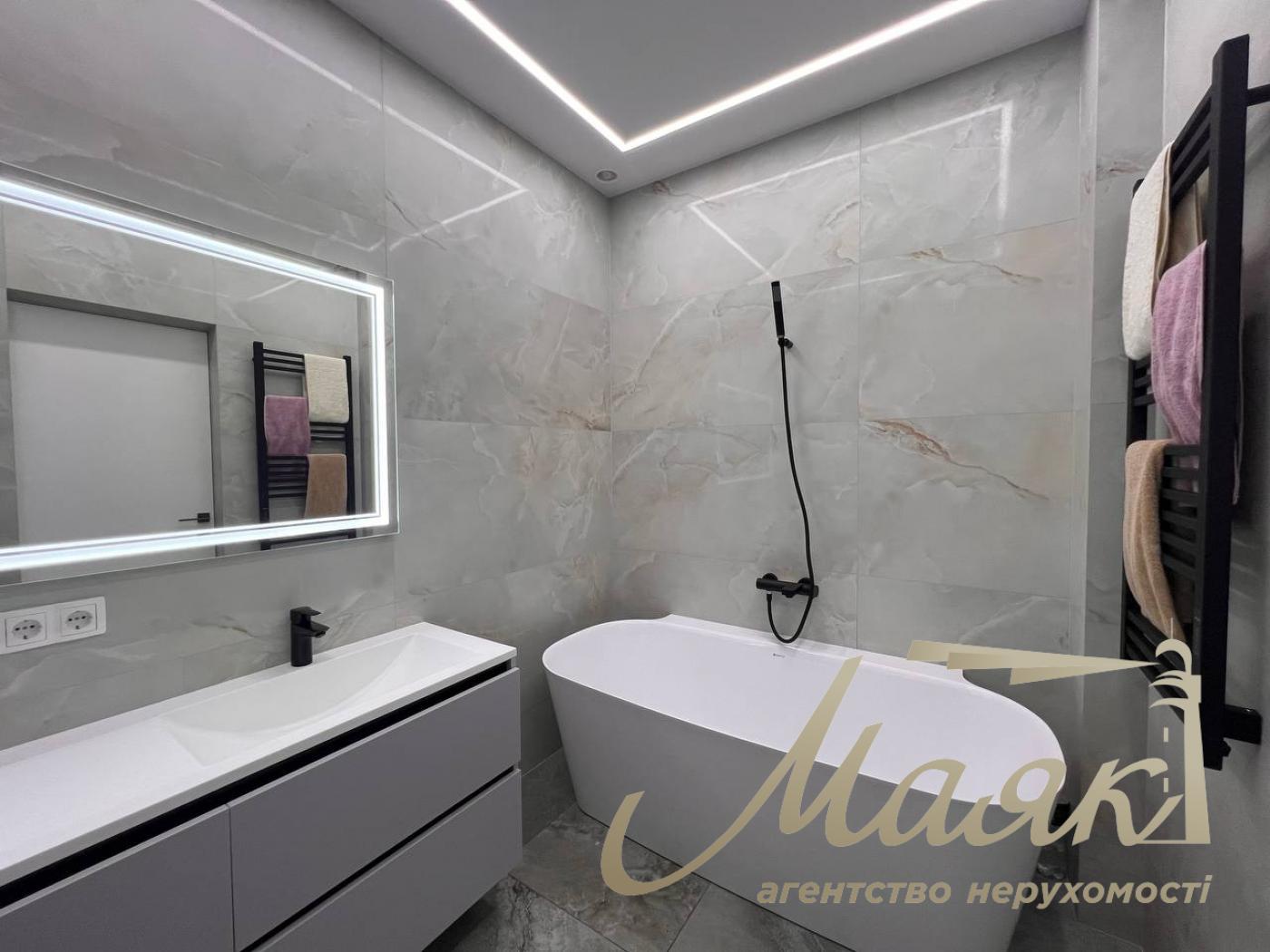 Sale of a 1-room apartment with a view, 63 m3 in the Taryan Towers residential complex