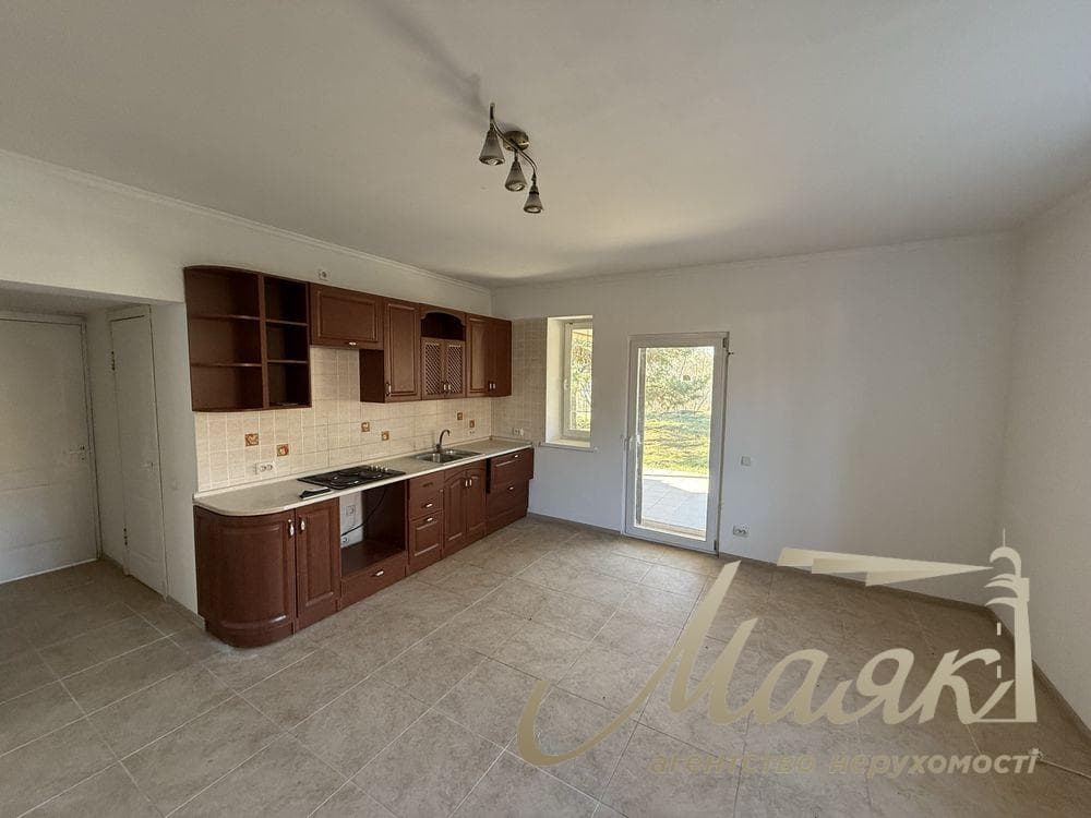 For sale house 140 m2, in the village. Khodosovka, Obukhiv direction, Kiev region, plot - 8 sotok, near the forest and lake.