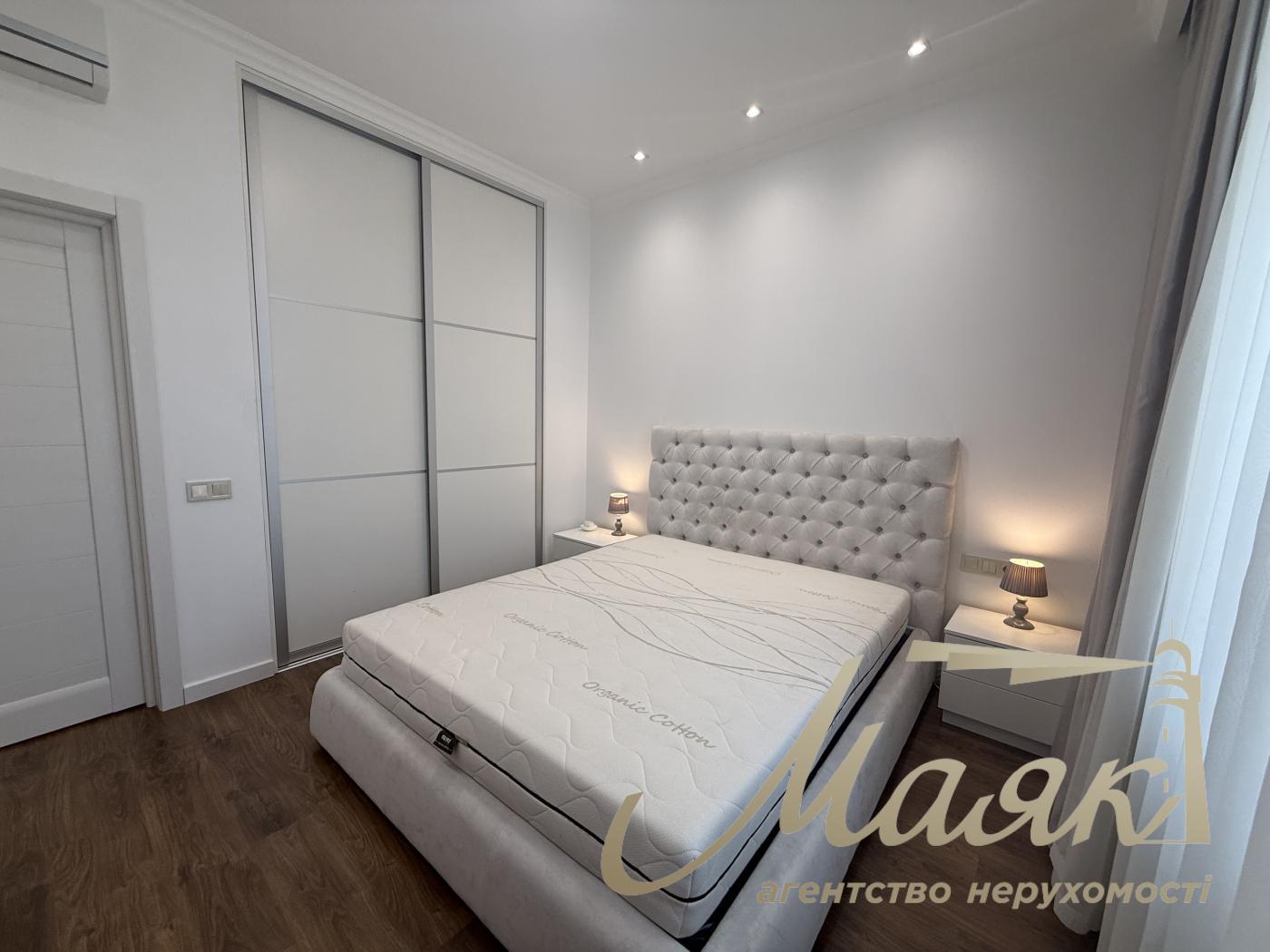 Оренда 3-кімнатної квартири в ЖК "Новопечерські Липки", вул. Андрія Верхогляда, Центр