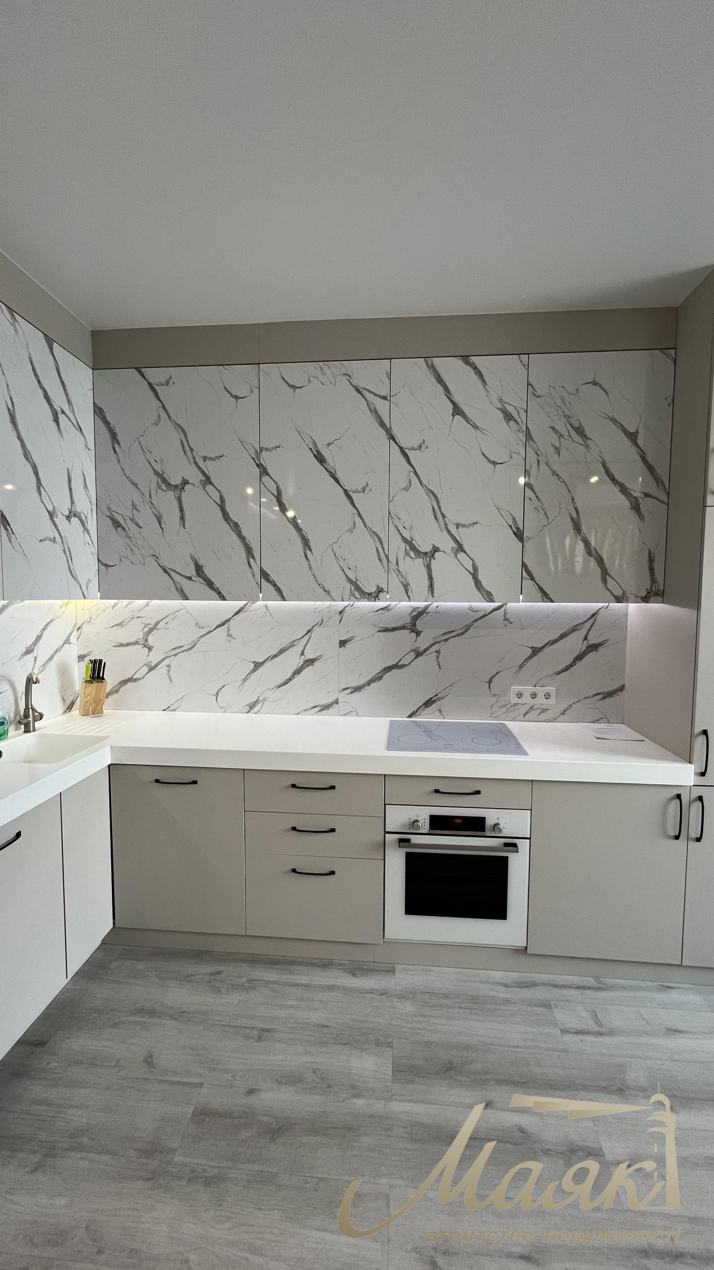 Rent 3k apartment 85m2 in elite residential complex Tetris Hall