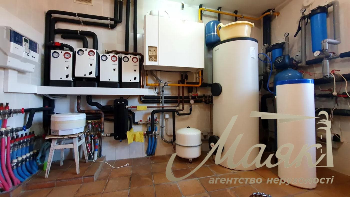Selling a house on the Dnieper 700m2 in s.Kozin, Dam 2 km with a swimming pool in Kozin/Koncha Zaspa, Obukhiv direction, Kyiv region 45 hectares of land.