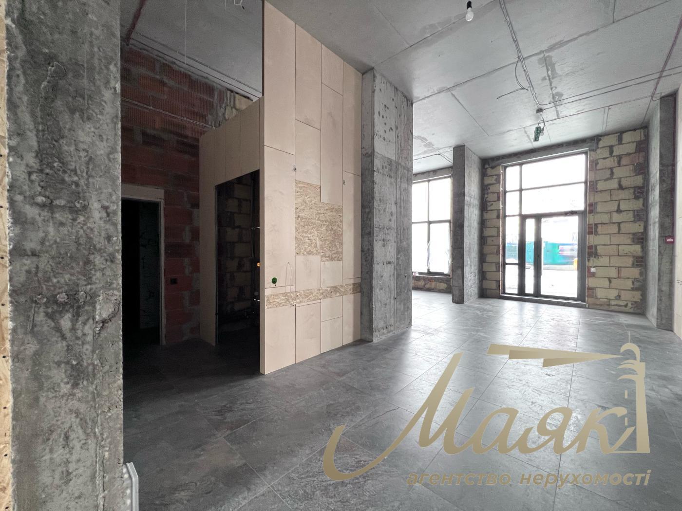 Rent a facade premises of 125 sq.m. on Narodnoe Opolchenie Street in Sky Avenue Residential Complex