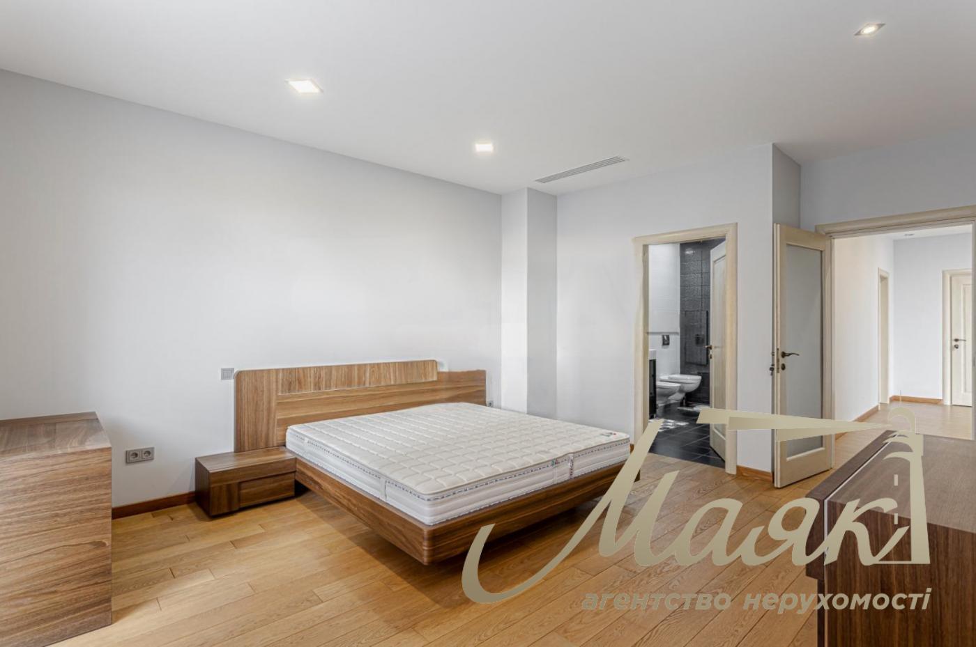 Продаж 3к-квартири в ЖК Новопечерські липки, вул. Драгомирова 5, Печерськ, Київ