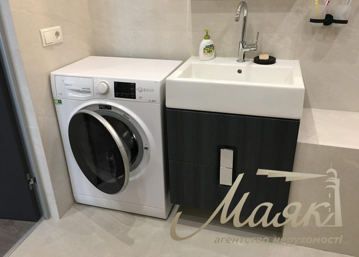 Оренда 1-кімнатної квартири 100м2 ЖК узвіз Кловський 7а Печерський район