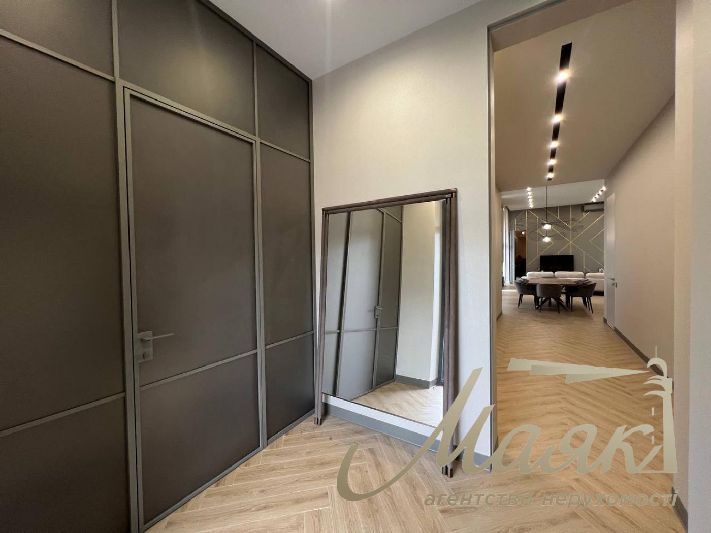 Modern one-storey house with swimming pool in Kozyń