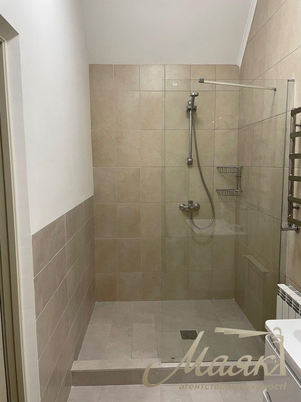 Продаж 2-х поверхового будинку 384.2м2, Лісники