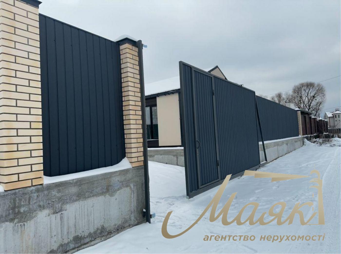 Продаж будинку 102 кв.м. Площа ділянки - 5,15 соток. Осокорки. Своя ділянка.