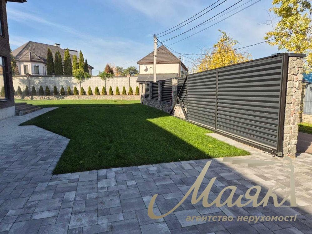 Продаж будинку преміум-класу 286м2 с. Плюти, Обухівський напрямок, Київс